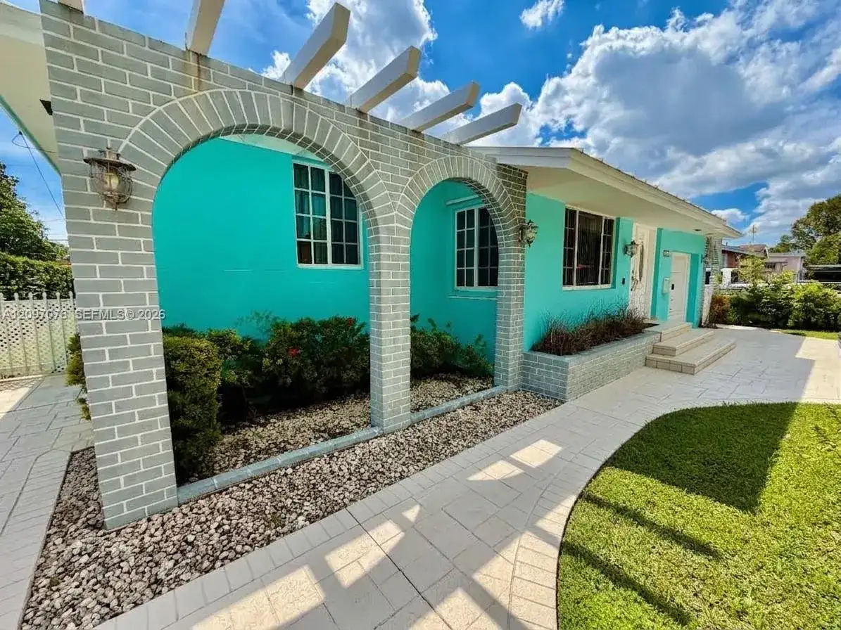 4450 SW 2nd St, Miami FL 33134 photo 2