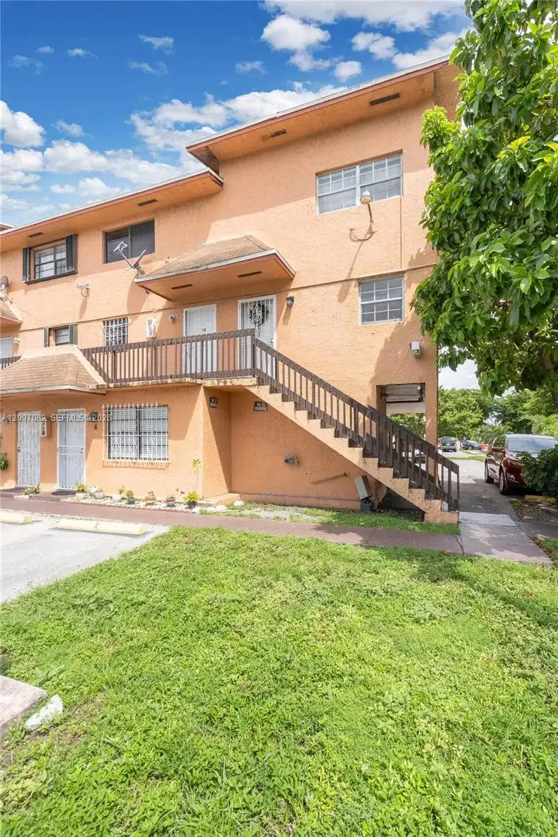 2261 W 53rd St # 13, Hialeah FL 33016 photo 2