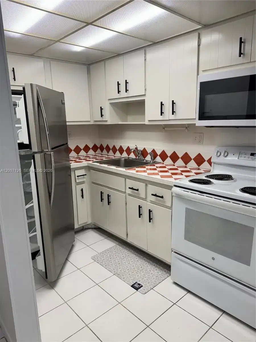 1470 NE 125th Ter # 205, North Miami FL 33161 photo 4