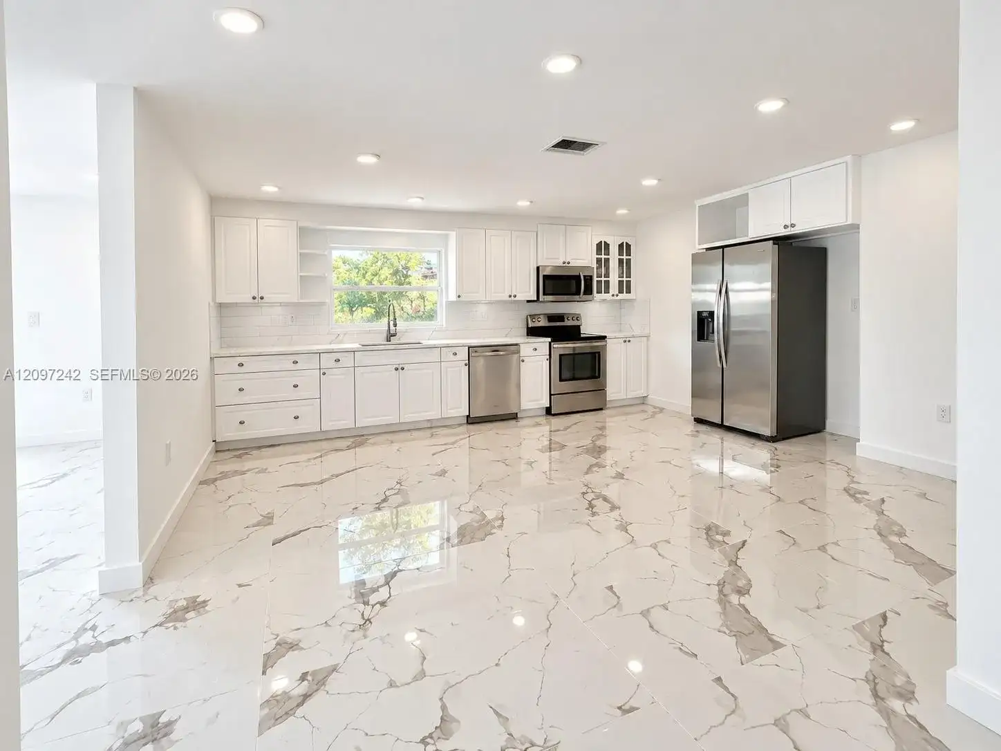 2125 NW 179th St, Miami Gardens FL 33056 photo 2