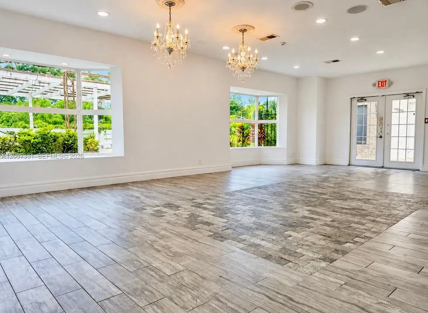 17840 W Dixie Hwy, North Miami Beach FL 33160 photo 3