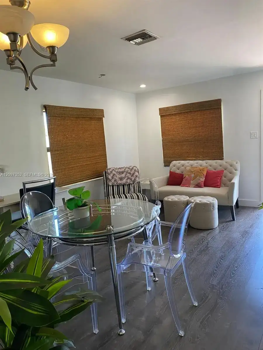 206 SW 2nd Ter, Dania Beach FL 33004 photo 2
