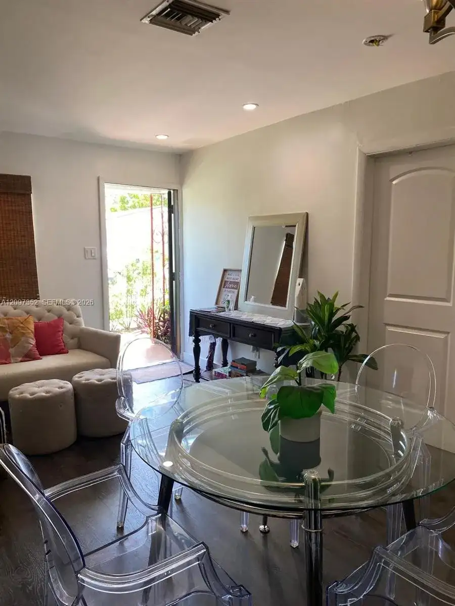 206 SW 2nd Ter, Dania Beach FL 33004 photo 3