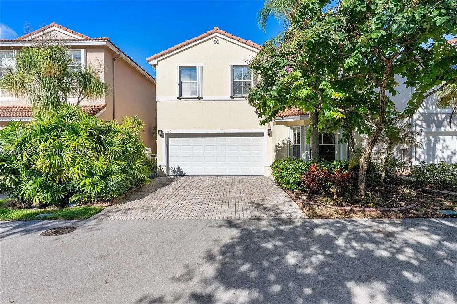 1960 Sweetbay Way, Hollywood FL 33019 photo 2