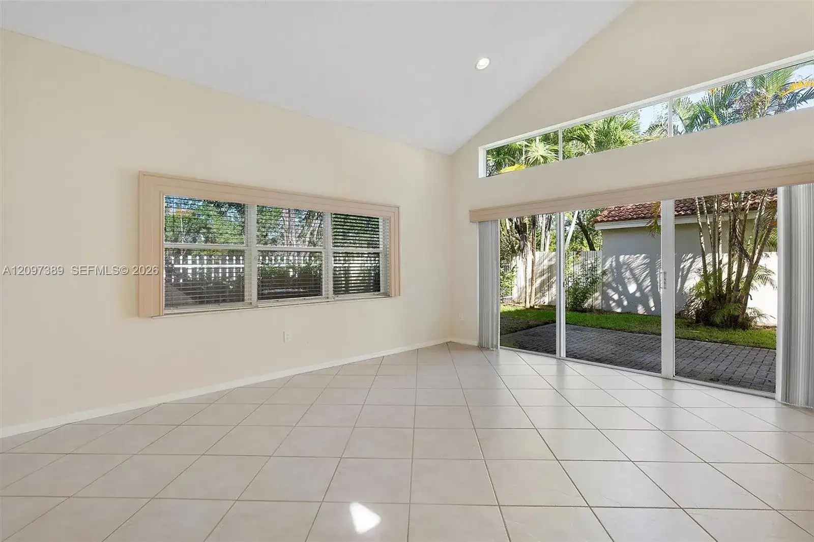 1960 Sweetbay Way, Hollywood FL 33019 photo 5
