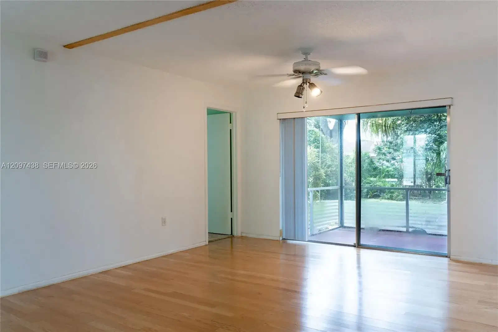 1010 NW 93rd Ter, Pembroke Pines FL 33024 photo 2
