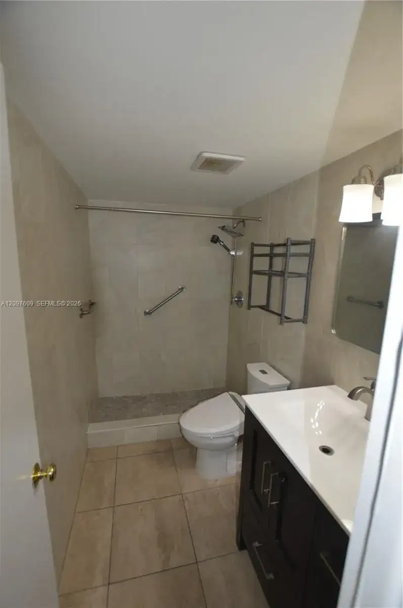 425 SE 11th Ter # 403, Dania Beach FL 33004 photo 3