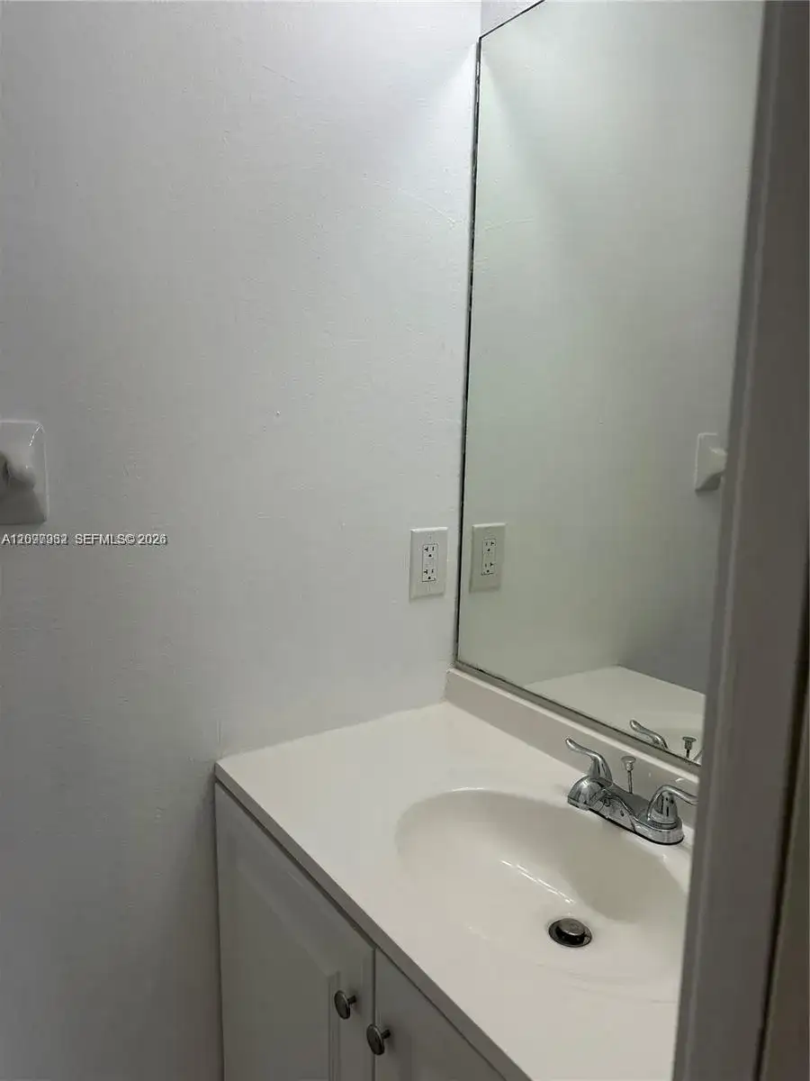 1435 SW 48th Ter, Deerfield Beach FL 33442 photo 2