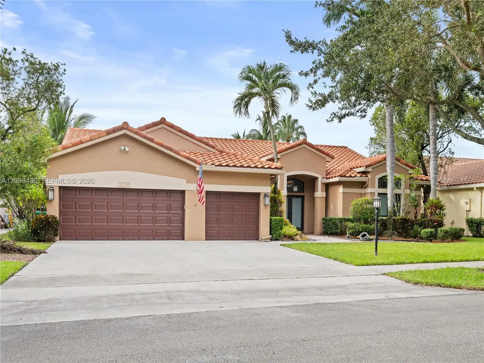10938 Nashville Dr, Cooper City FL 33026 photo 3