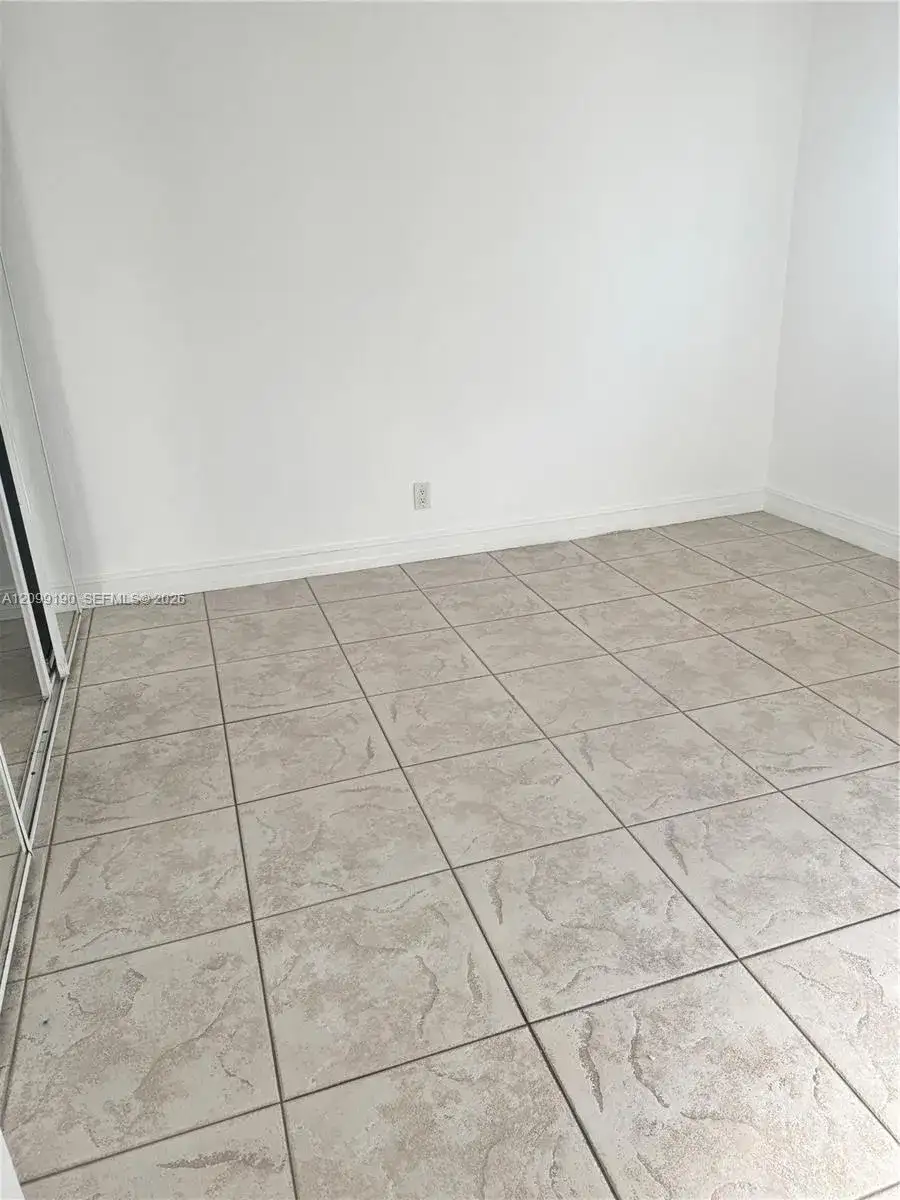 7910 Taft St # 309, Pembroke Pines FL 33024 photo 3