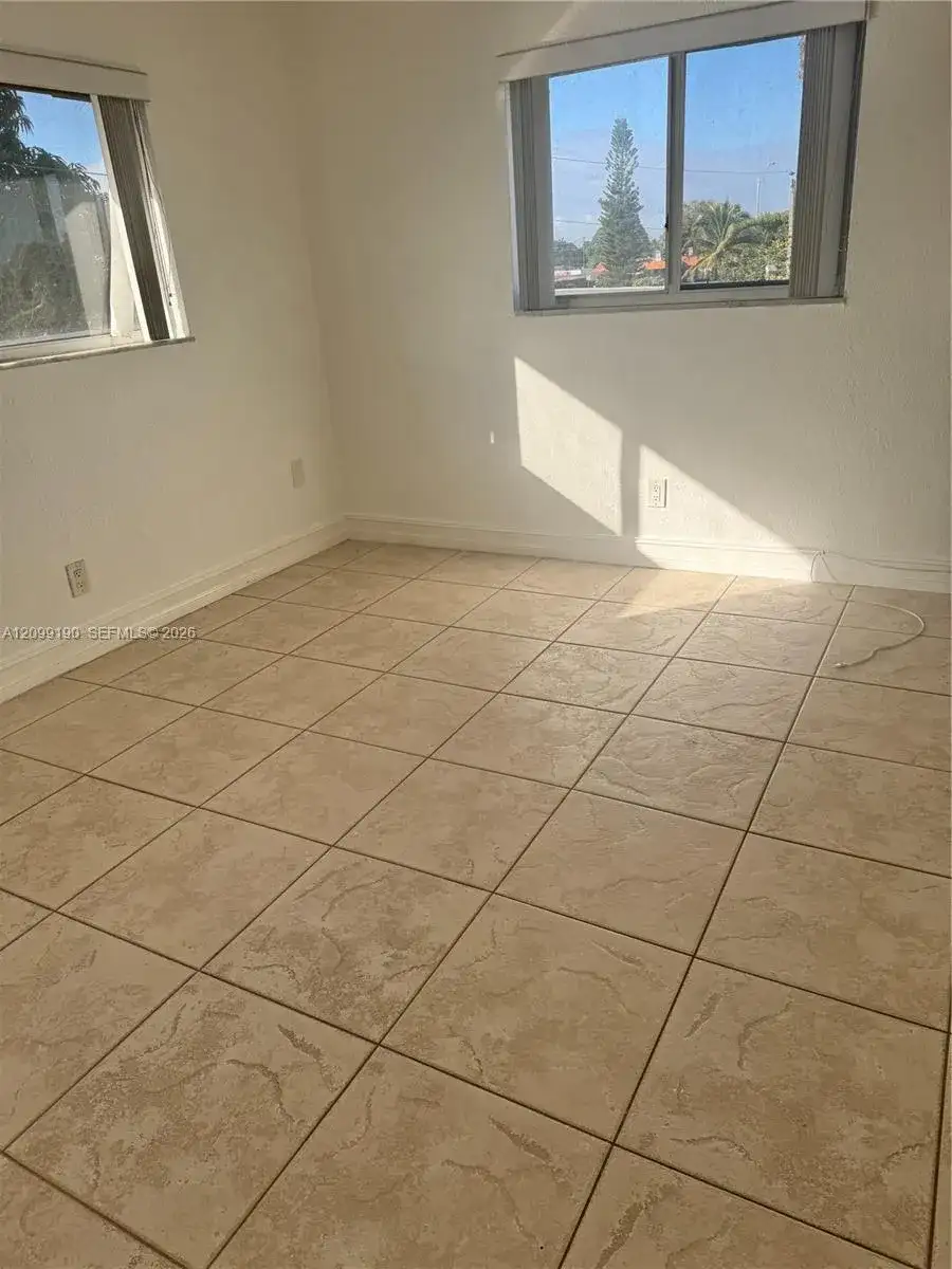 7910 Taft St # 309, Pembroke Pines FL 33024 photo 4