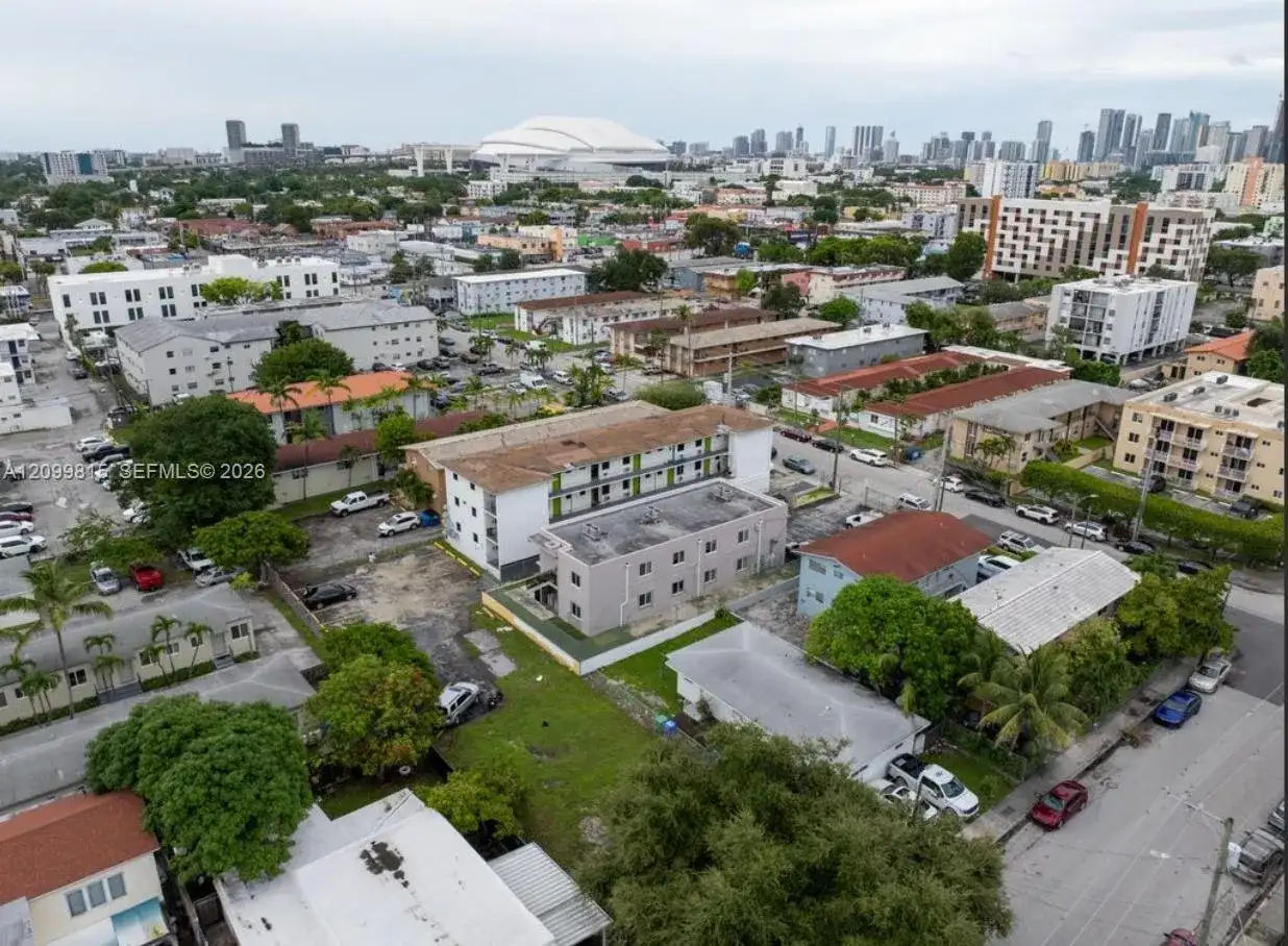 220 SW 18th Ave, Miami FL 33135 photo 3