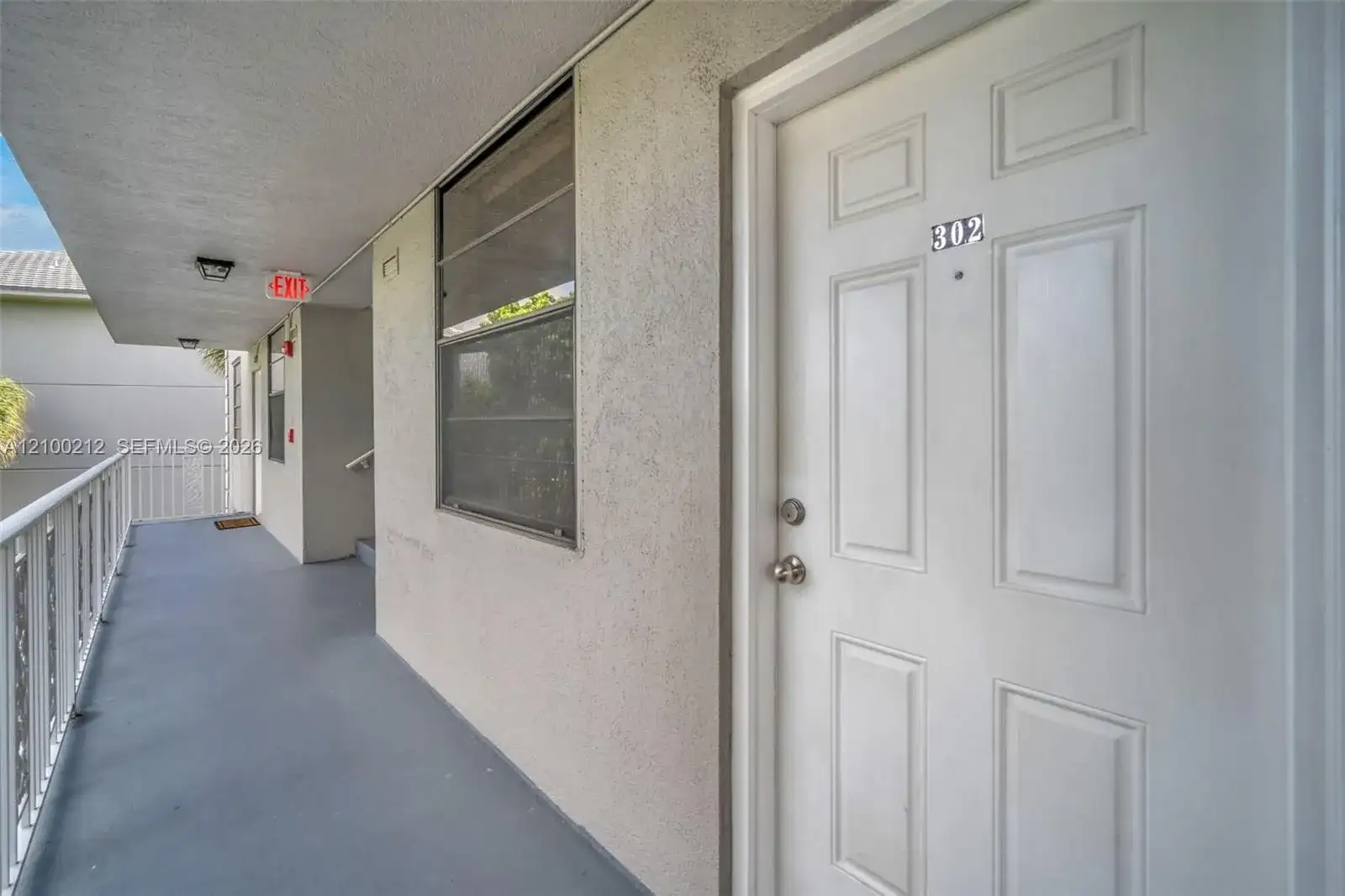 1530 Whitehall Dr # 302, Davie FL 33324 photo 2