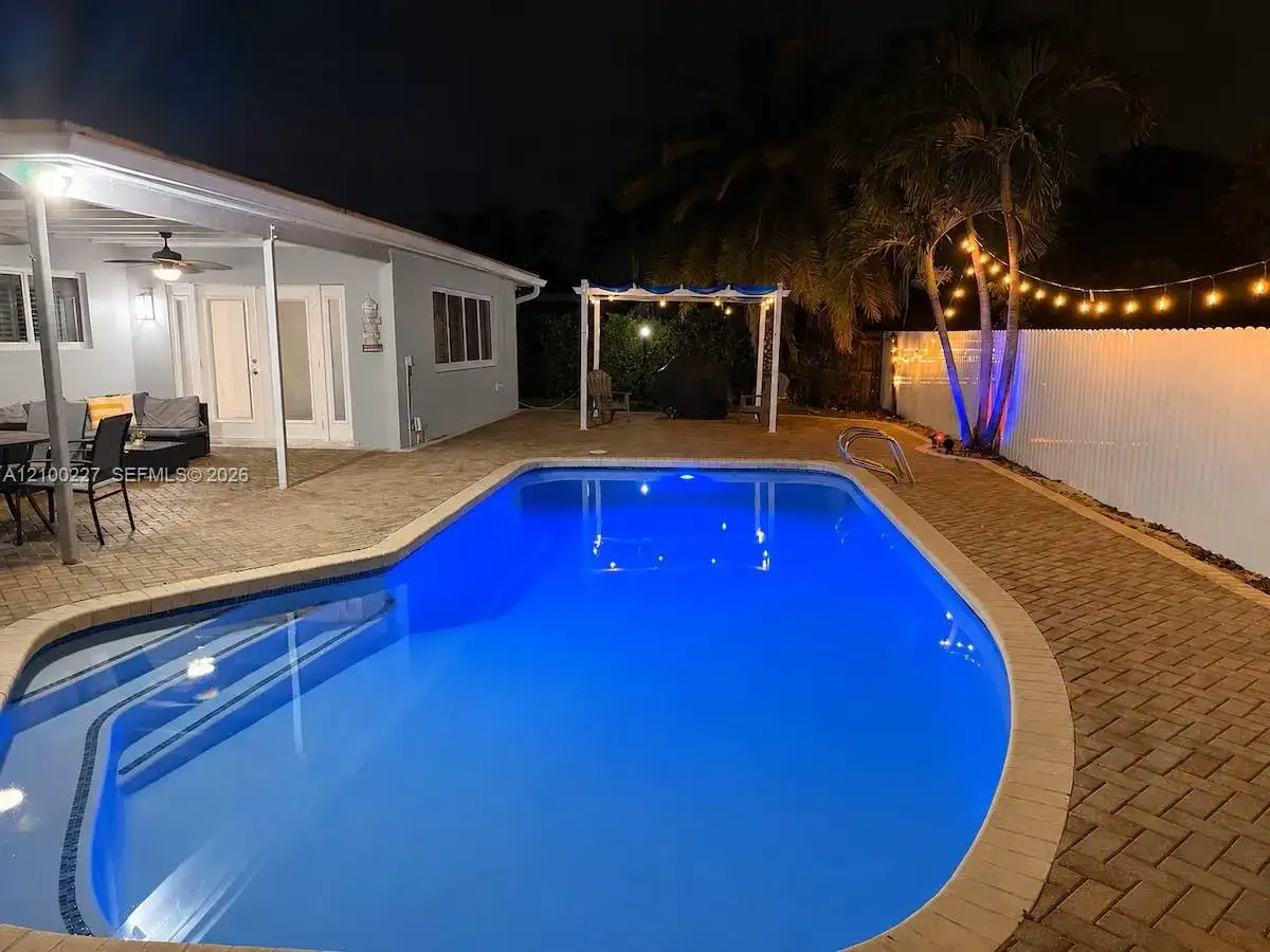10911 Taft St, Pembroke Pines FL 33026 photo 3