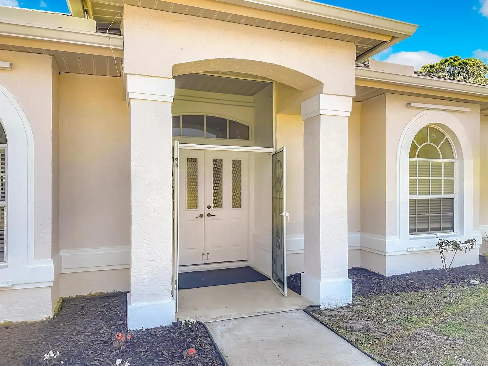 2342 SE Grand Drive, Port St. Lucie FL 34952 photo 3