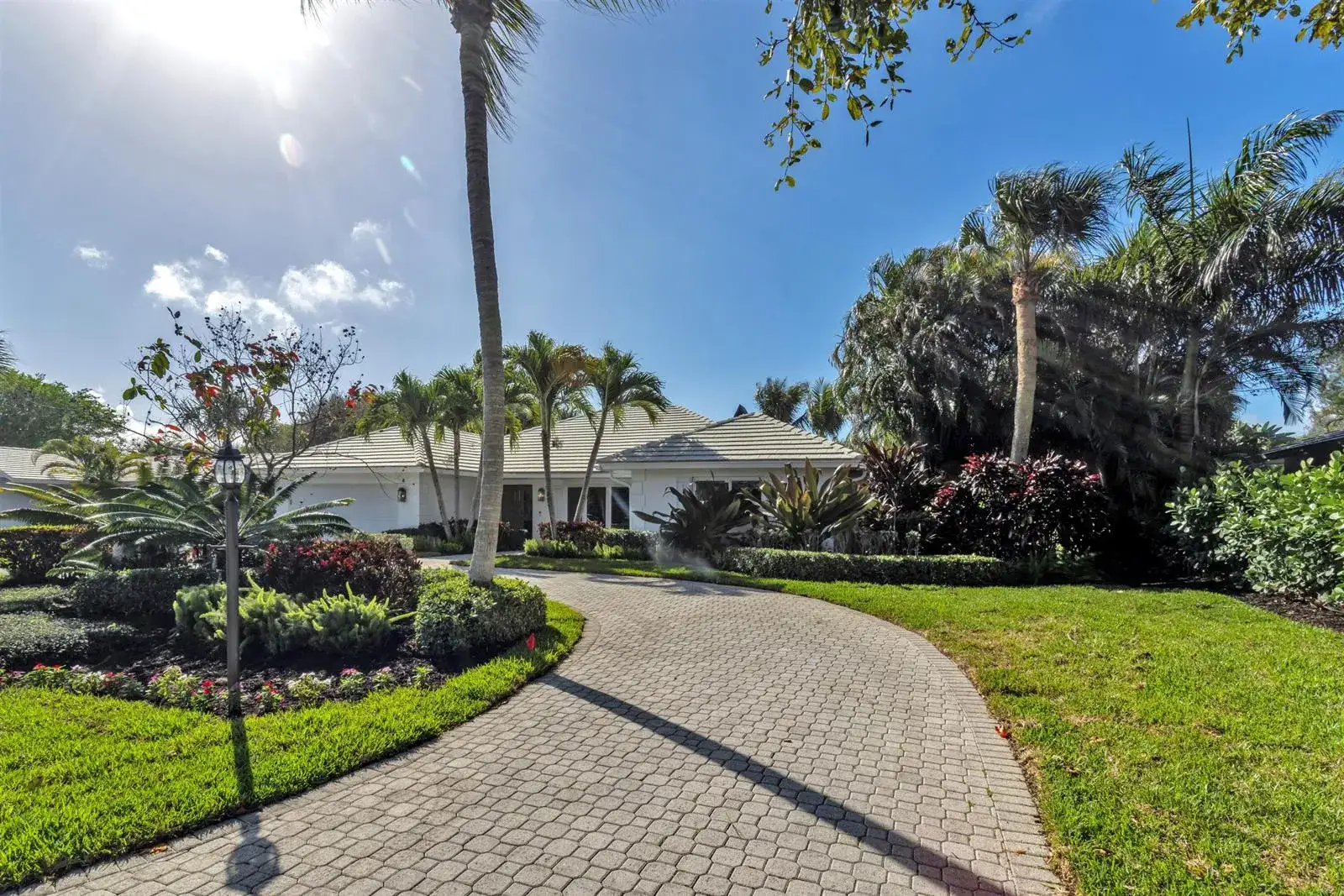 2720 Cardinal Circle, Gulf Stream FL 33483 photo 2