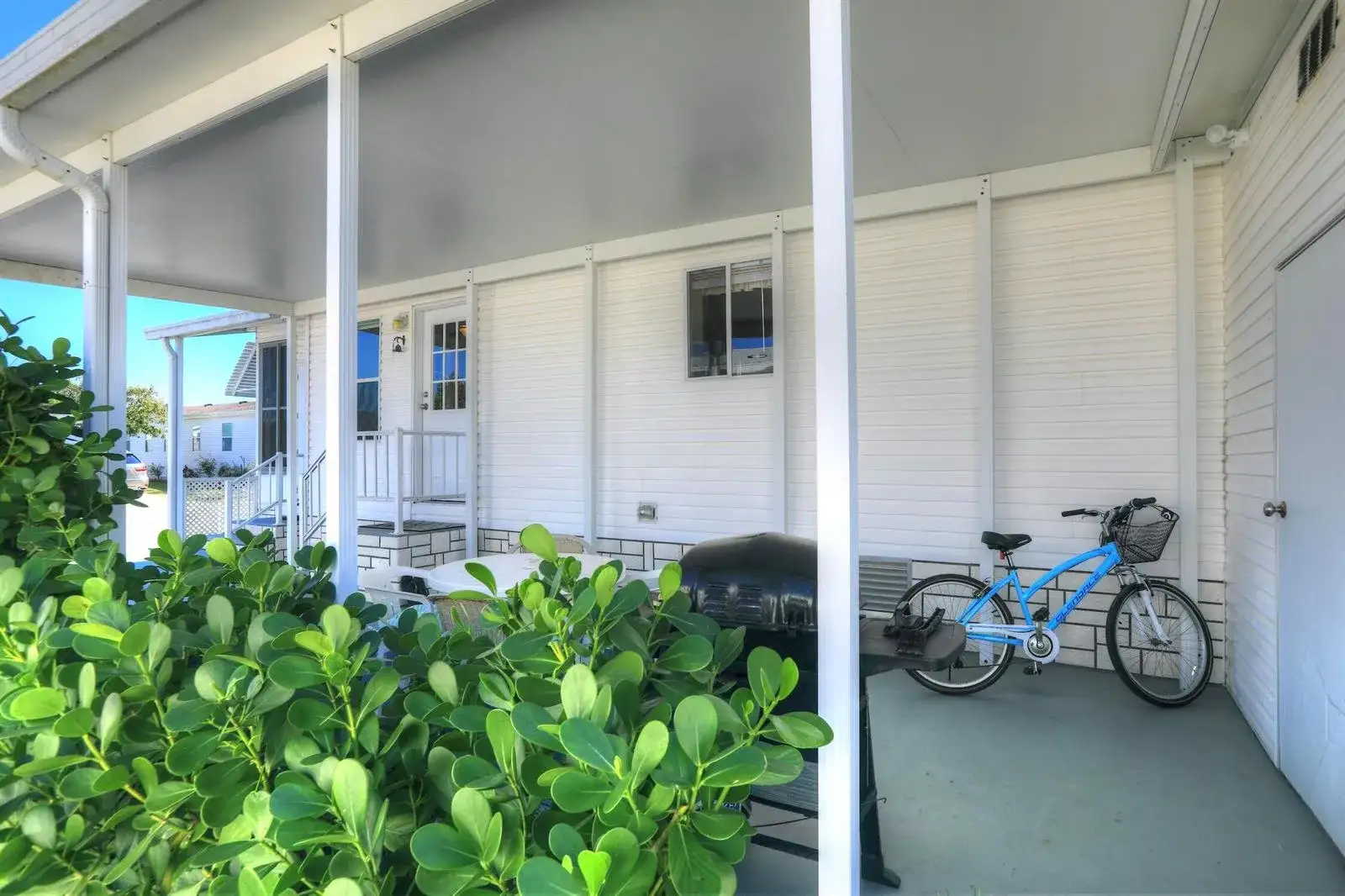 7576 Chasta Road, FL 32976 photo 2