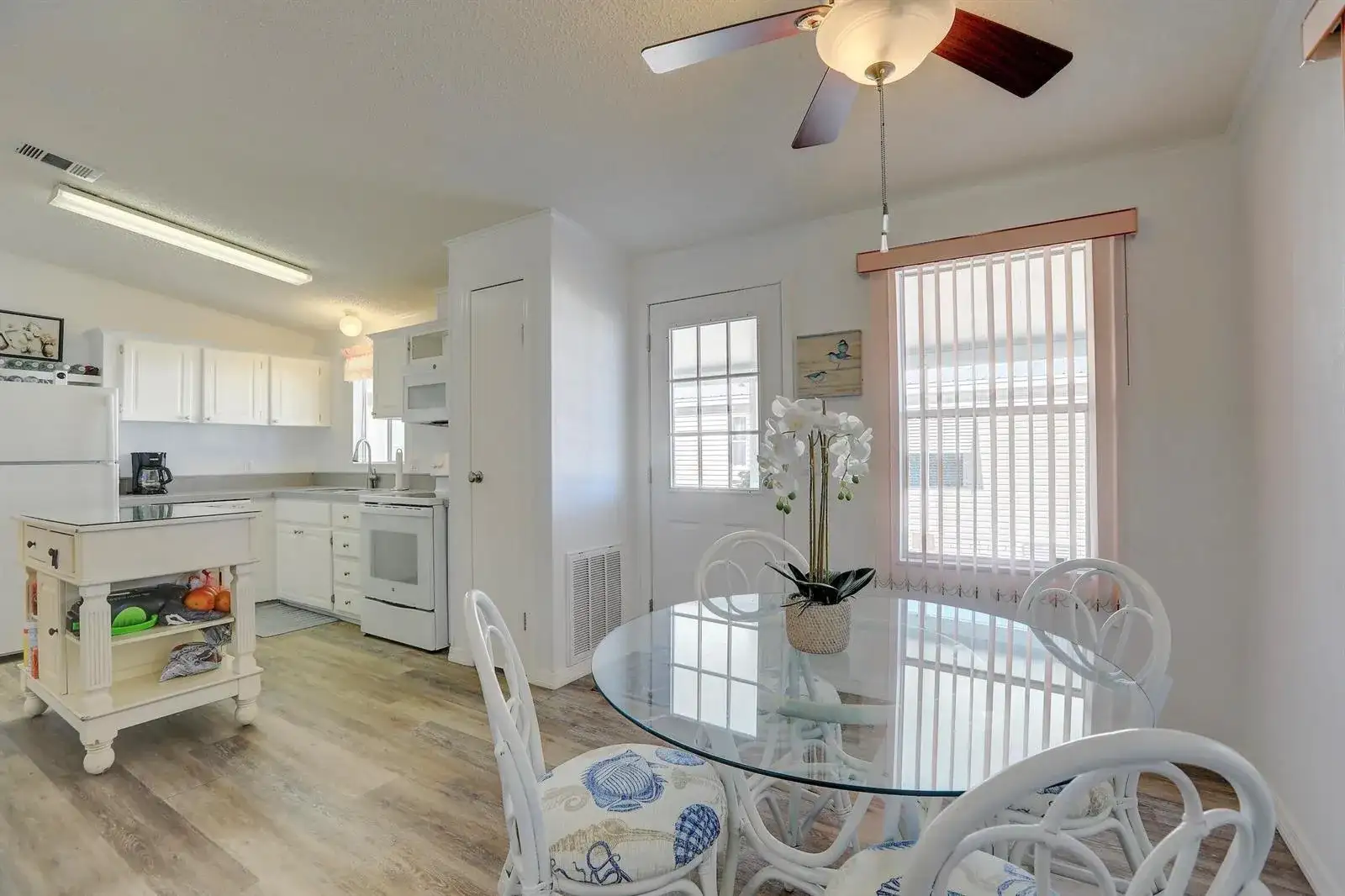 7576 Chasta Road, FL 32976 photo 5