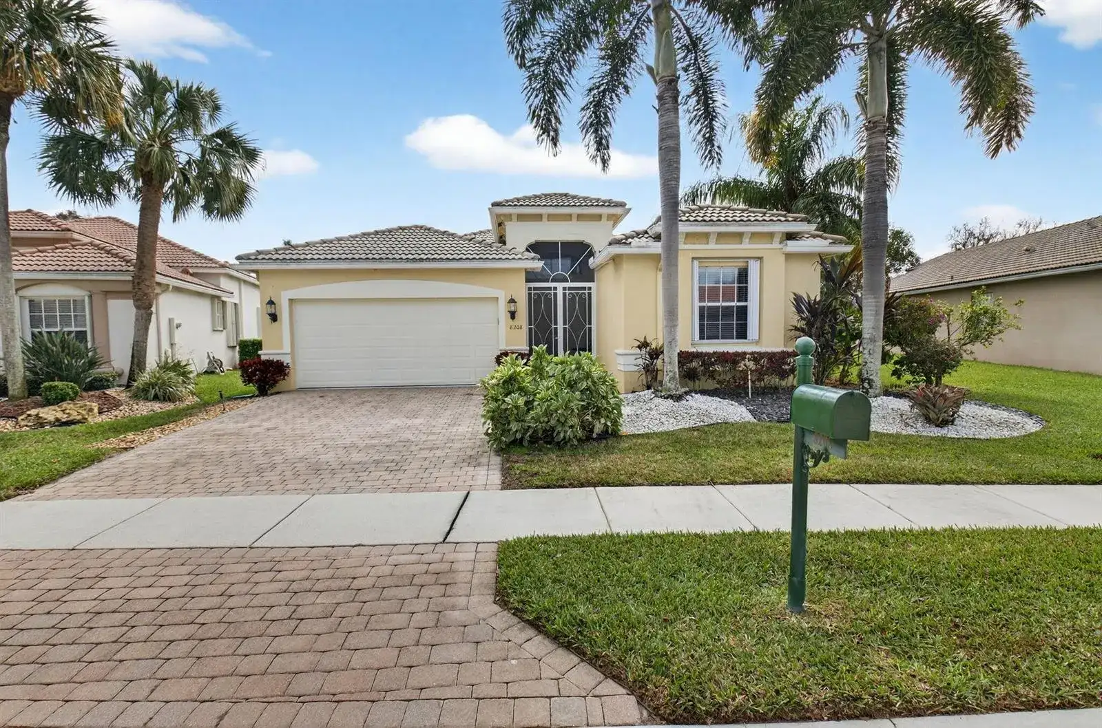 8208 Parini Way, Lake Worth FL 33467 photo 2