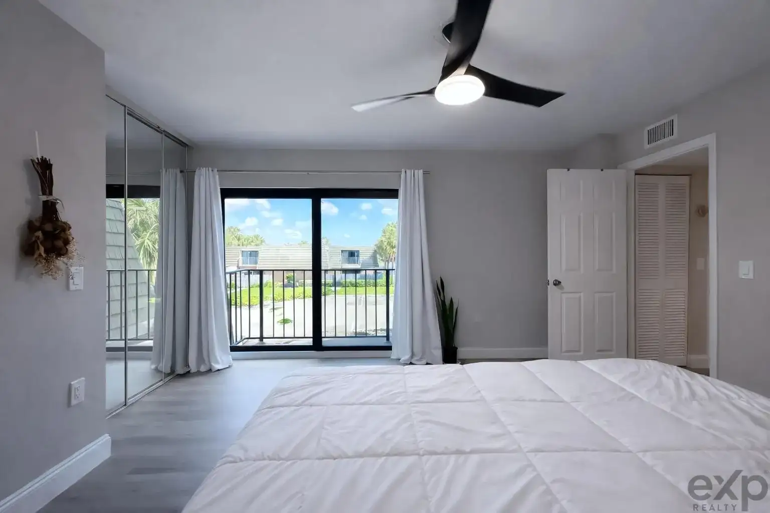 1008 10th Way, West Palm Beach FL 33407 photo 4