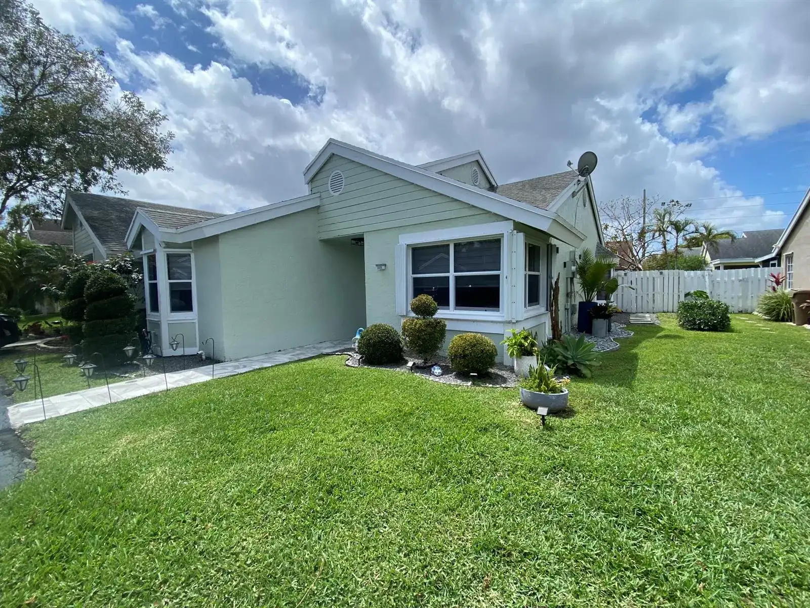 1101 SW 111th Terrace, Davie FL 33324 photo 3