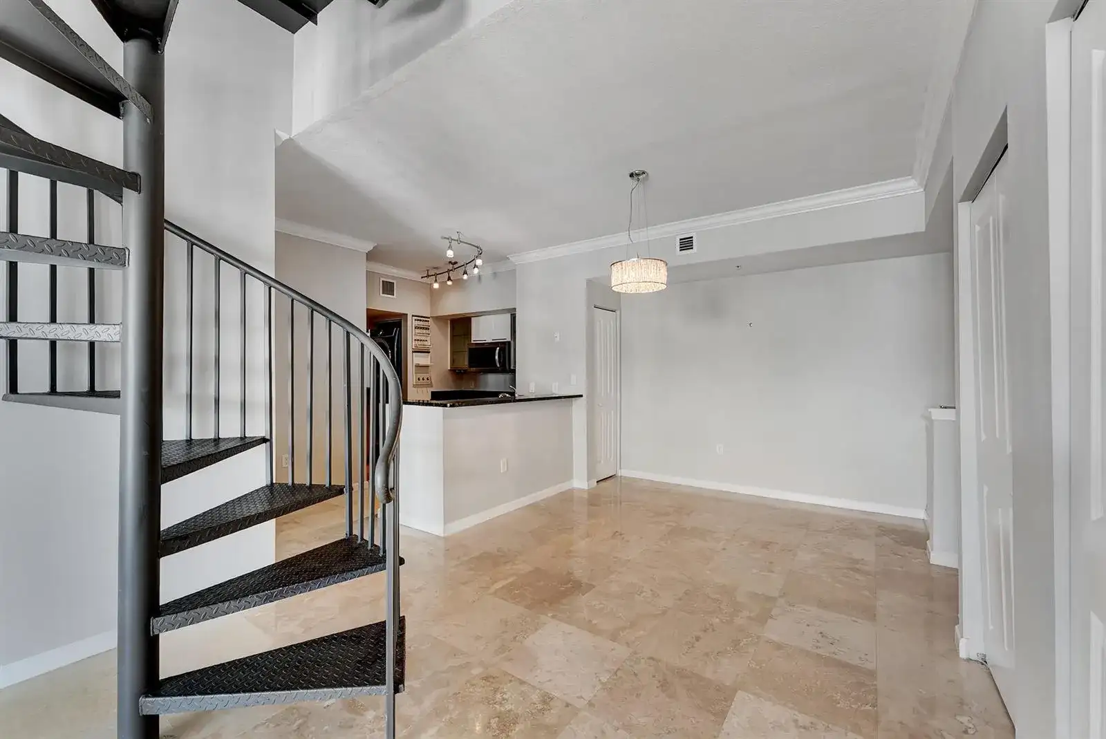 225 NE 1st Street, Delray Beach FL 33483 photo 4
