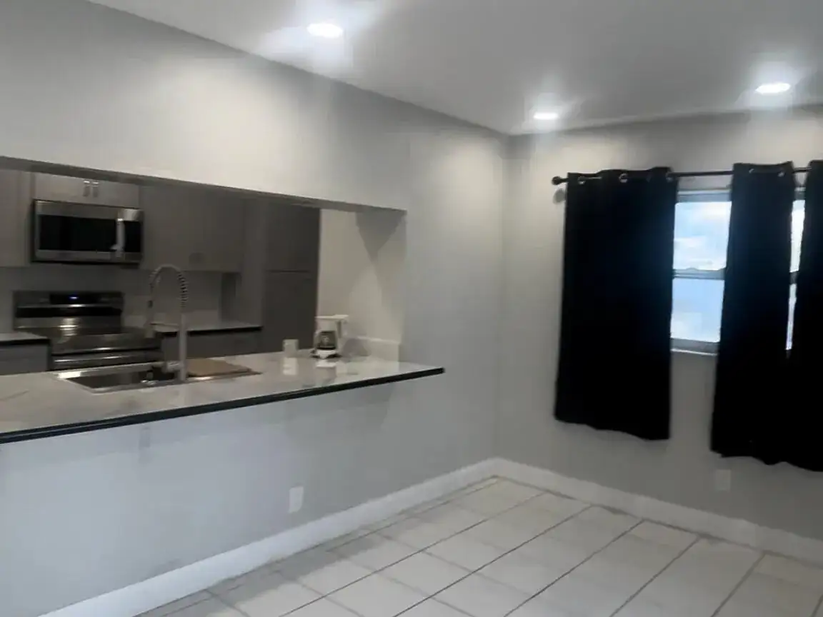9402 NW 81st Court, Tamarac FL 33321 photo 2