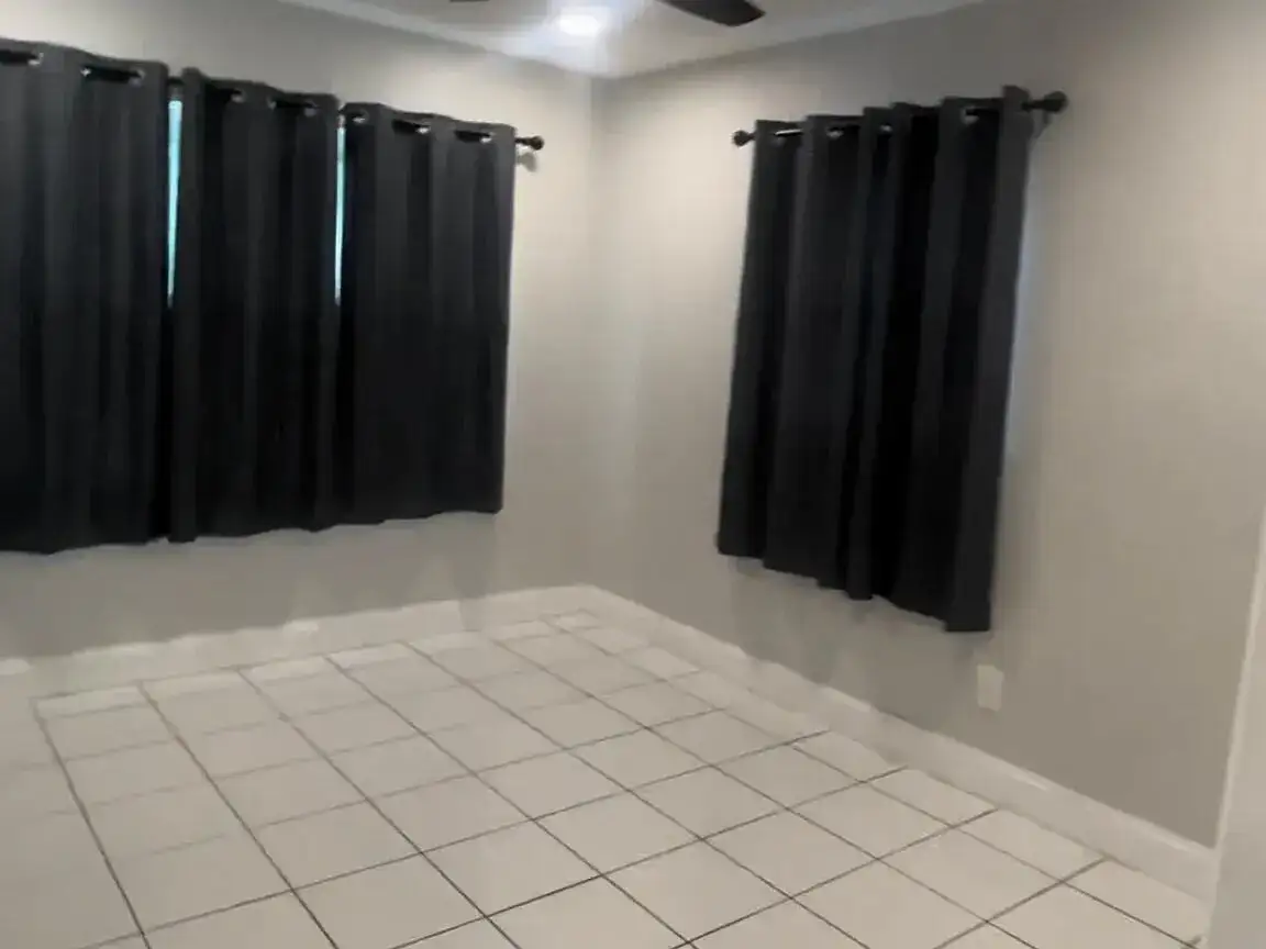 9402 NW 81st Court, Tamarac FL 33321 photo 5