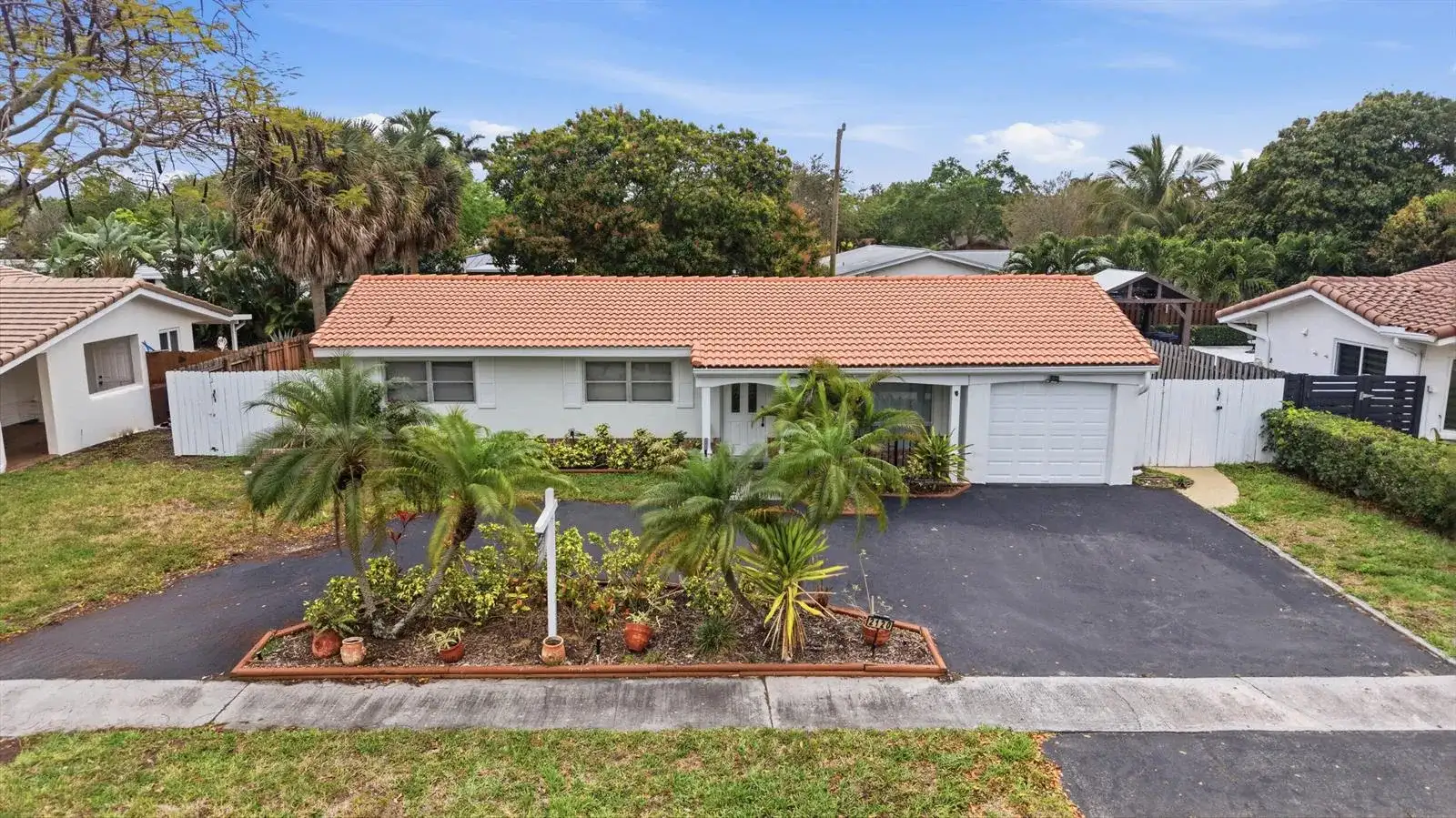 2120 NE 62nd Court, Fort Lauderdale FL 33308 photo 2