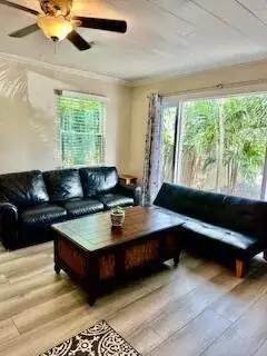 304 SE 3rd Avenue, Delray Beach FL 33483 photo 2