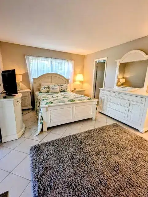 240 Sheffield J, West Palm Beach FL 33417 photo 5
