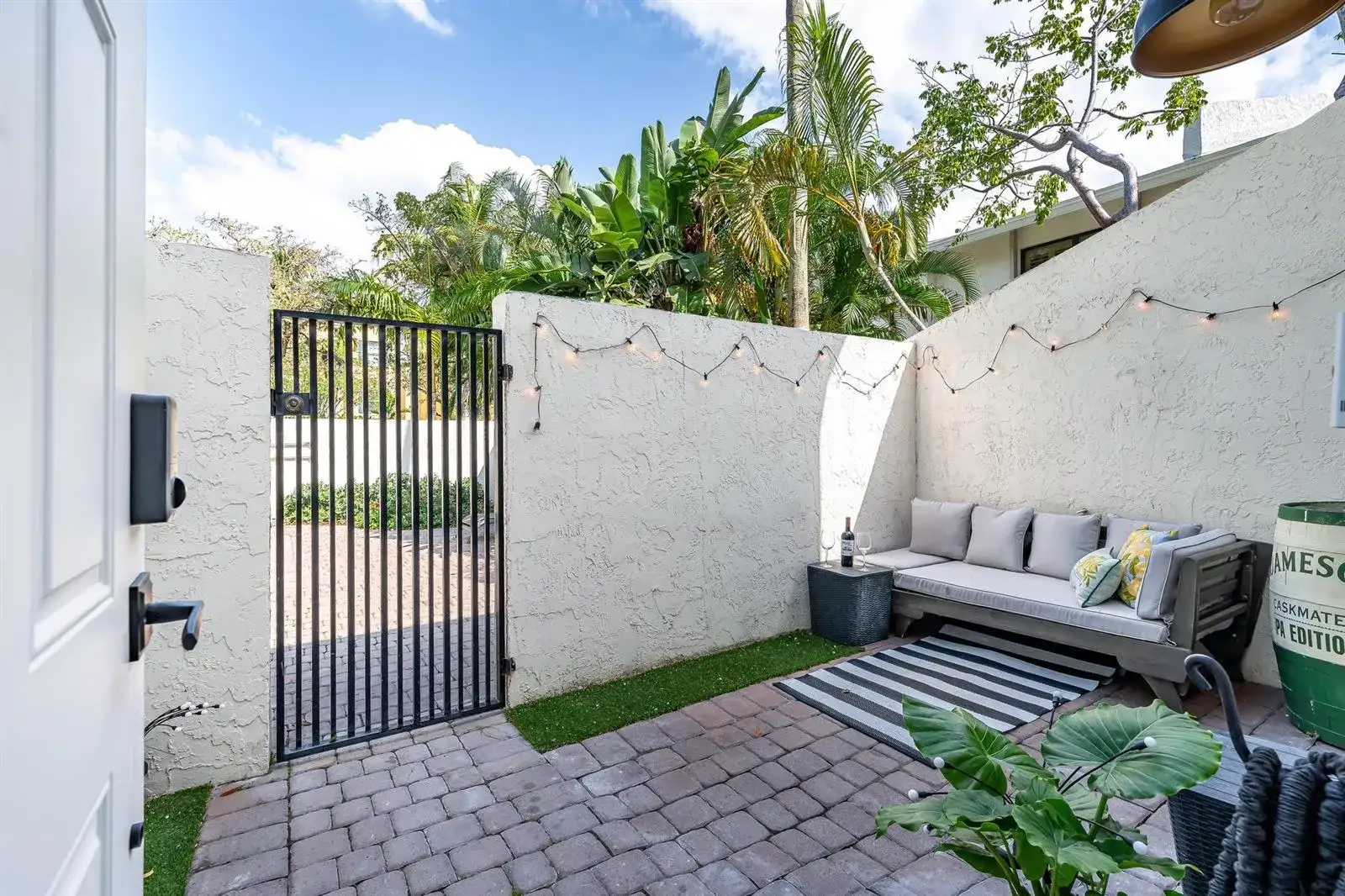 563 NE 7th Avenue # 1B, Fort Lauderdale FL 33301 photo 2