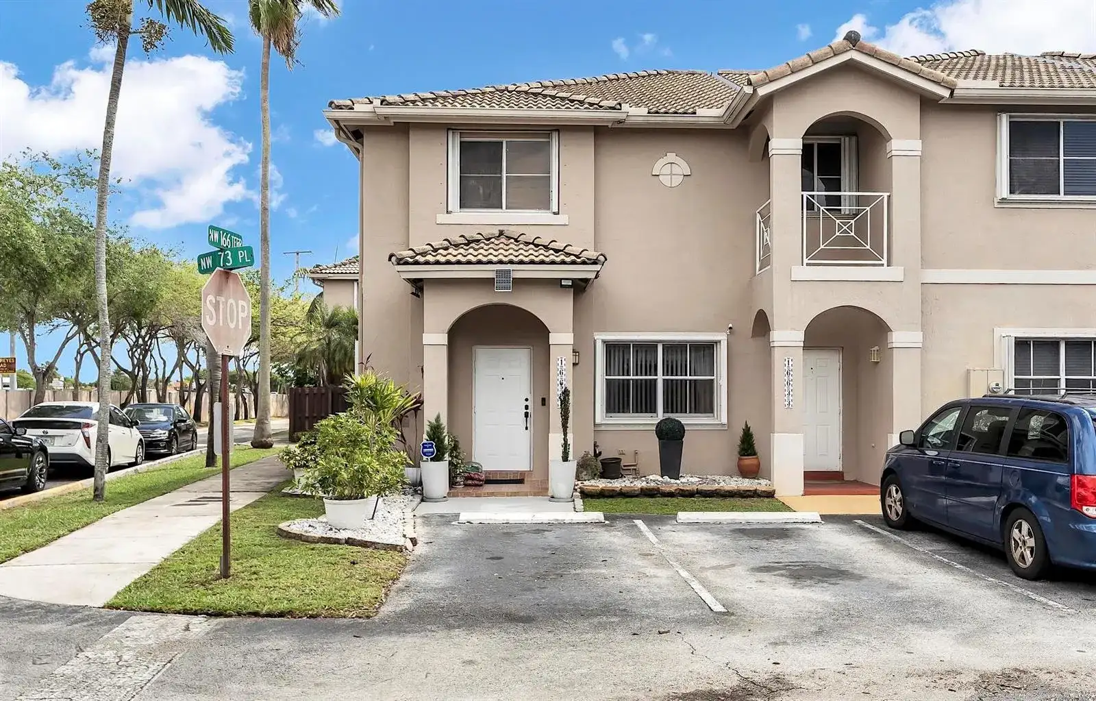 16637 NW 73rd Place, Miami Lakes FL 33014 photo 2