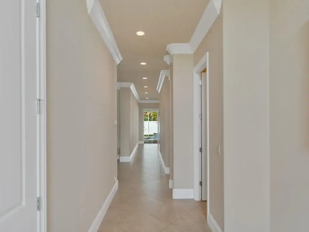 445 Wingate Terrace SW, Vero Beach FL 32968 photo 3