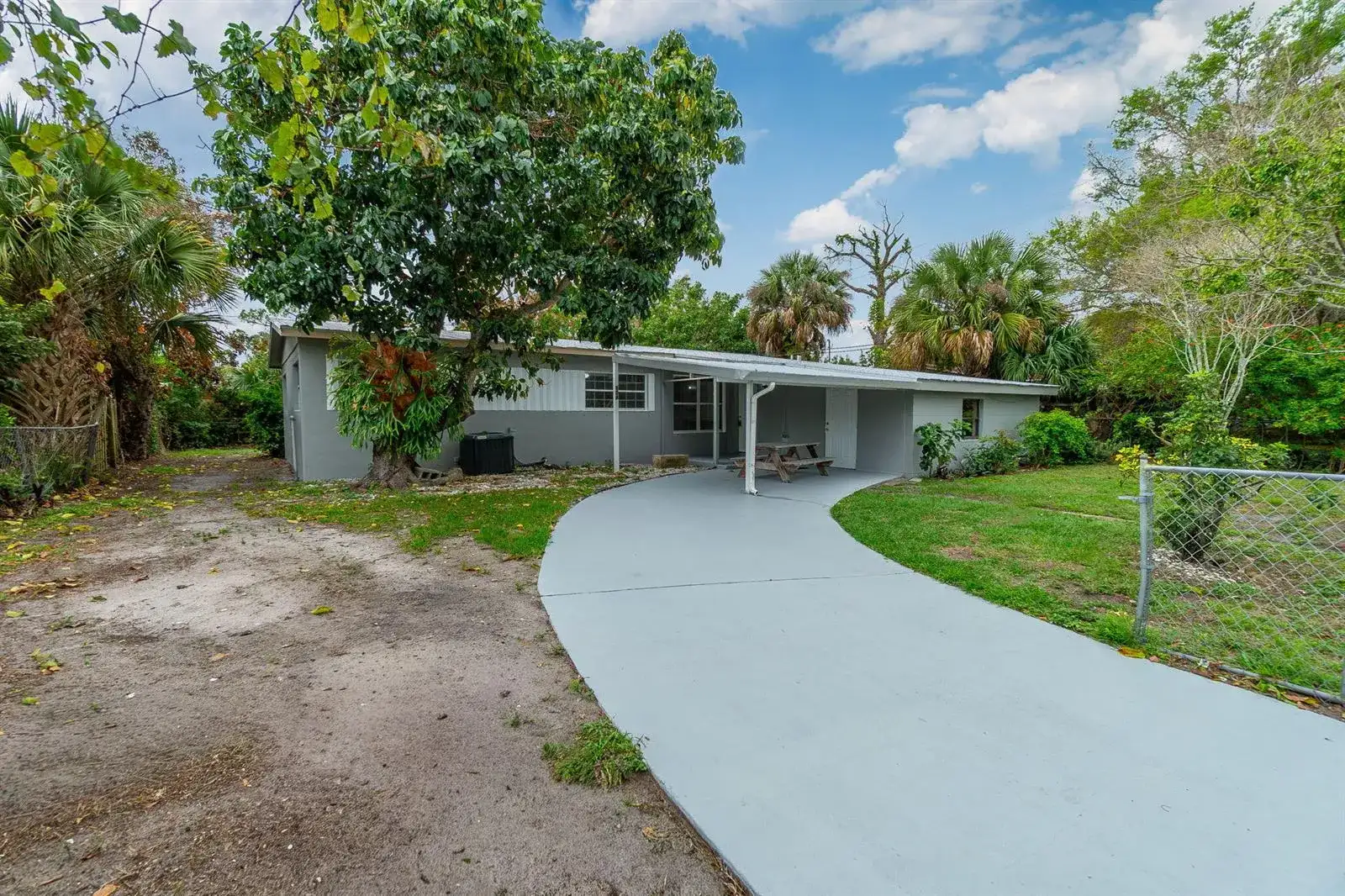 904 SE 16th Street, Stuart FL 34994 photo 3