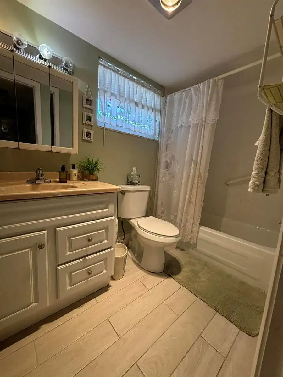 725 Lori Drive # 203, Palm Springs FL 33461 photo 3