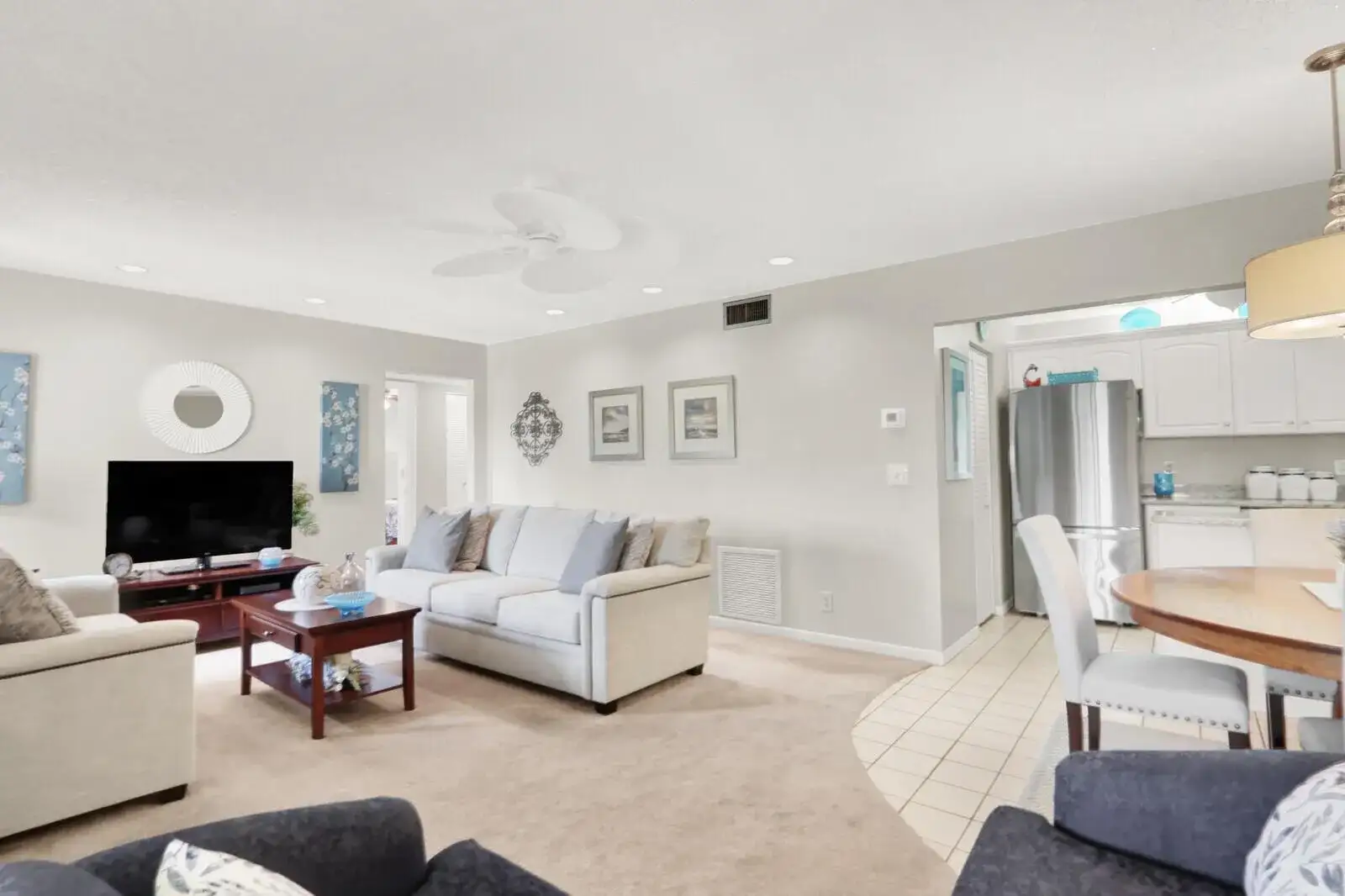 323 Knotty Pine Circle # A2, FL 33463 photo 2