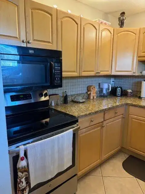 2562 Garden Drive N # 305, FL 33461 photo 4