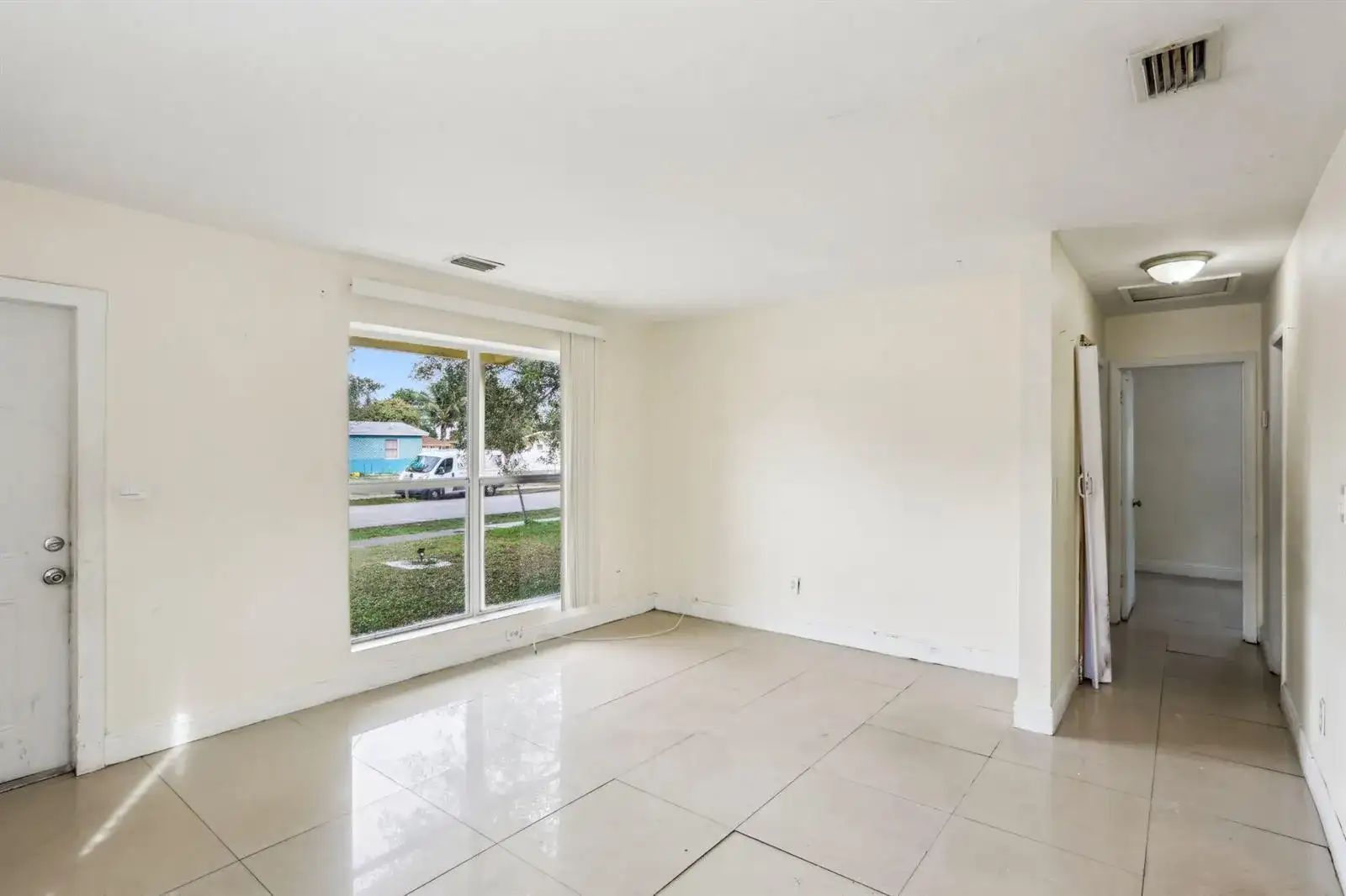 520 NE 45th Street, Deerfield Beach FL 33064 photo 2