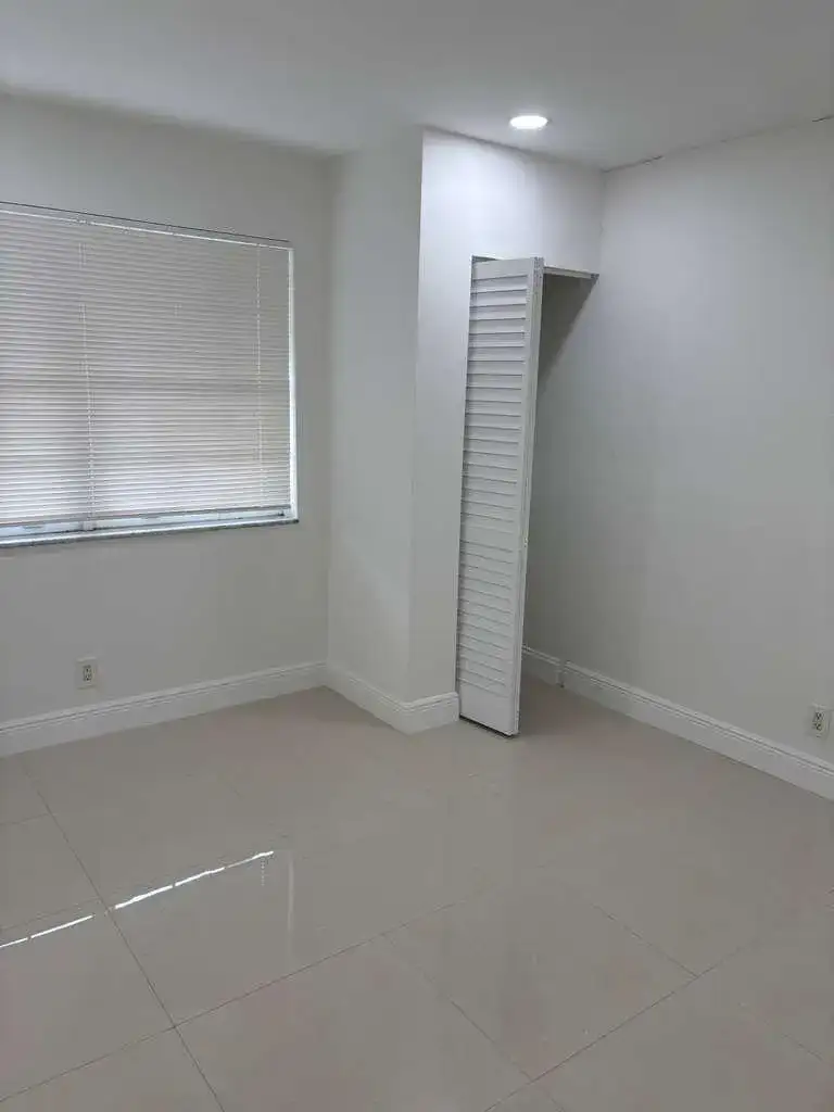 1549 NW 60th Avenue, Sunrise FL 33313 photo 3