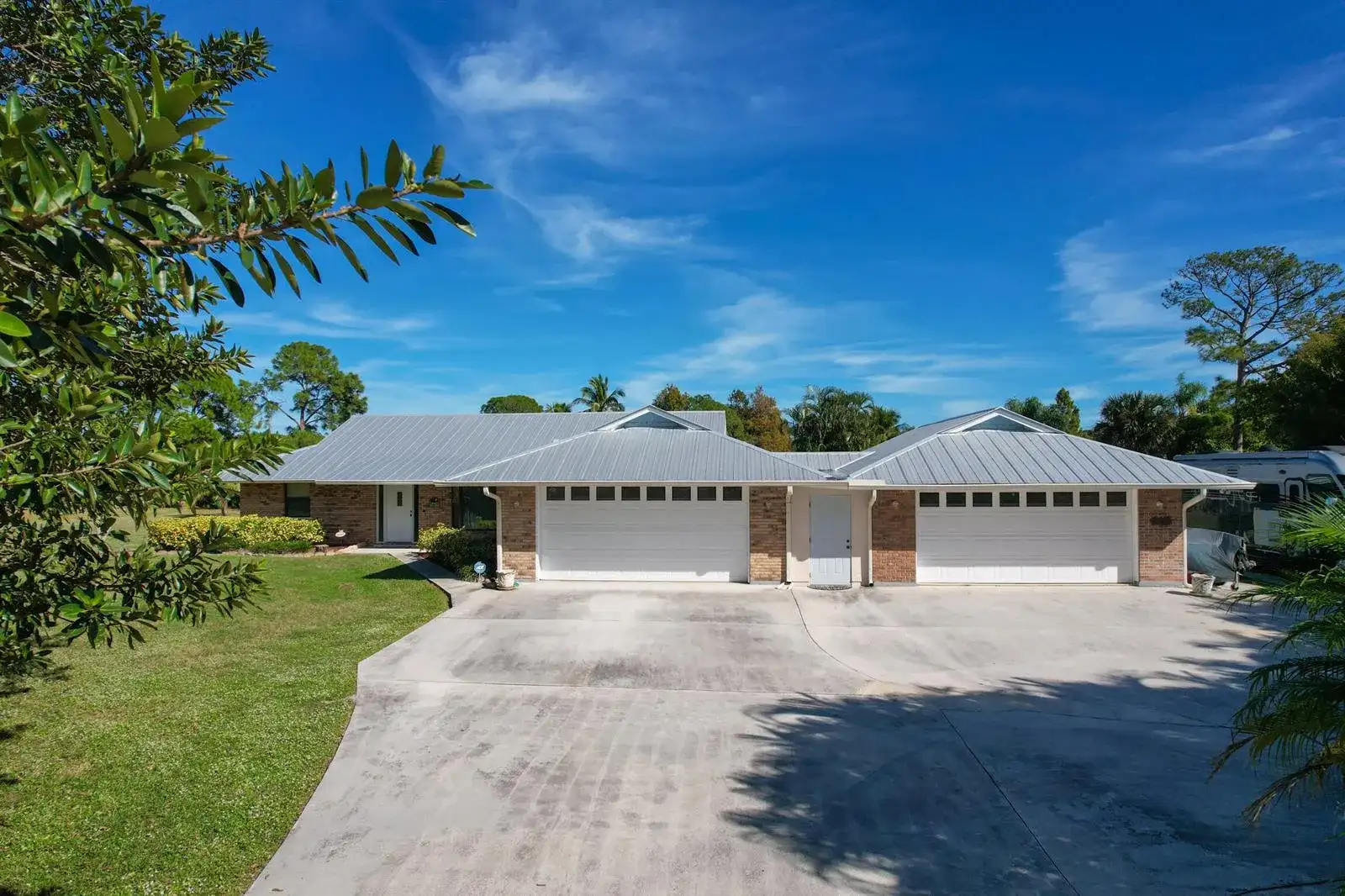 5609 SE Lamay Drive, Stuart FL 34997 photo 3