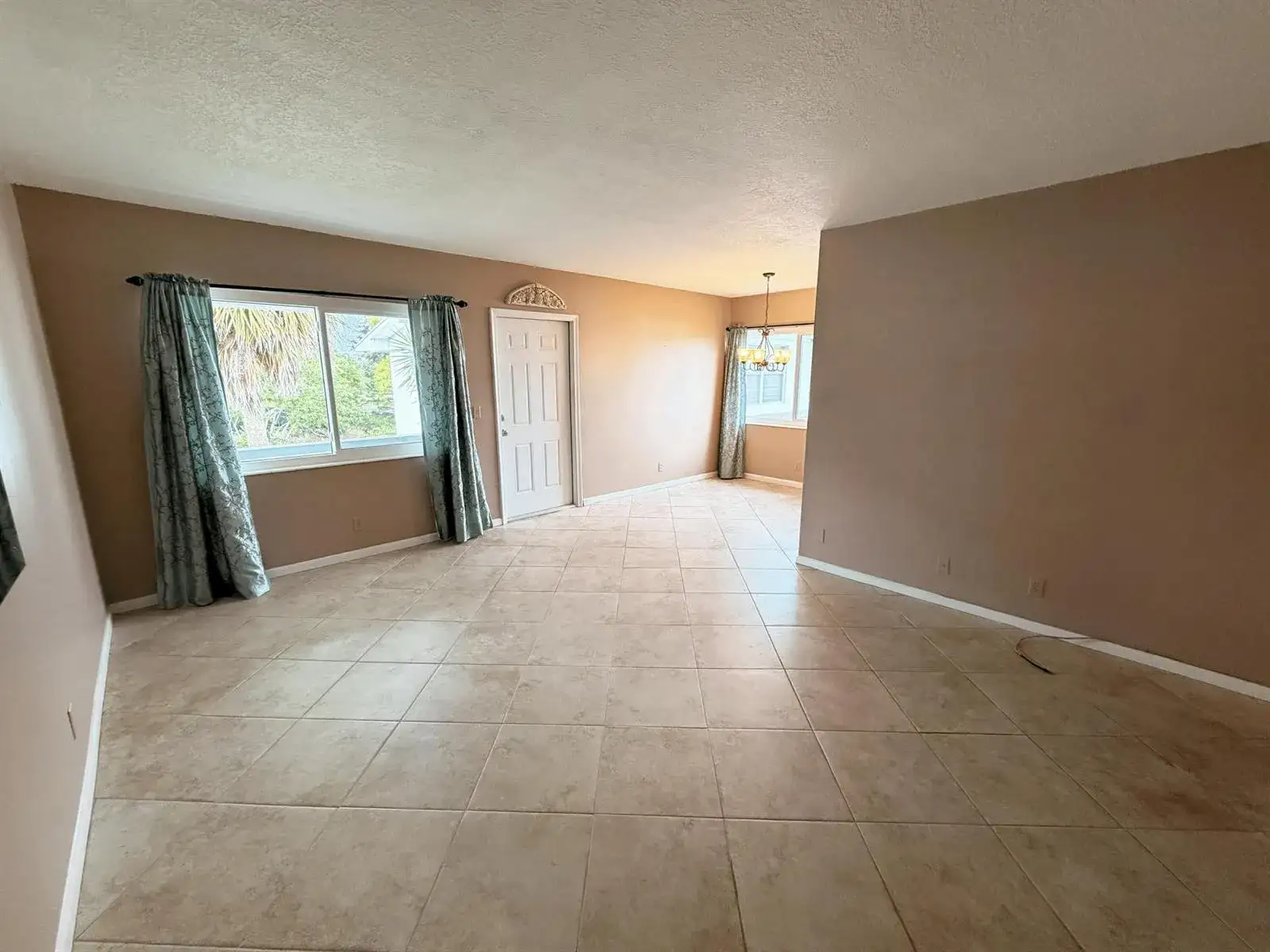 136 Coventry F, West Palm Beach FL 33417 photo 2