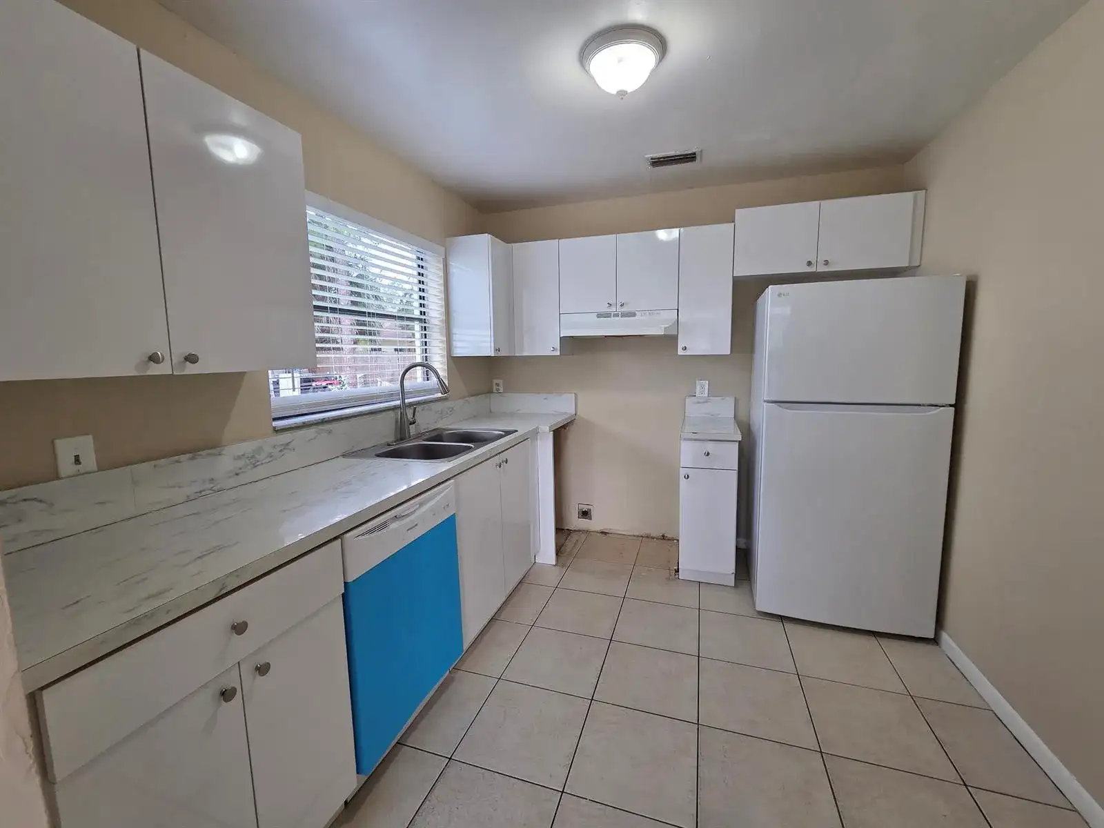 3774 Mil Race Court, FL 33463 photo 5