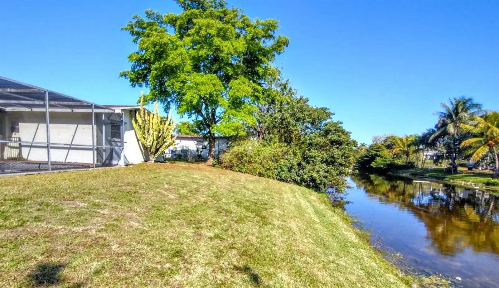 8528 Windsor Drive, Miramar FL 33025 photo 4