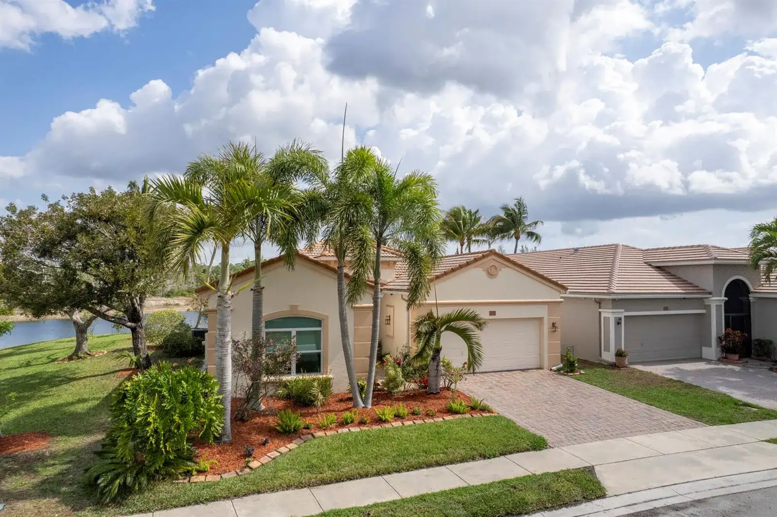 4552 N San Andros, West Palm Beach FL 33411 photo 2