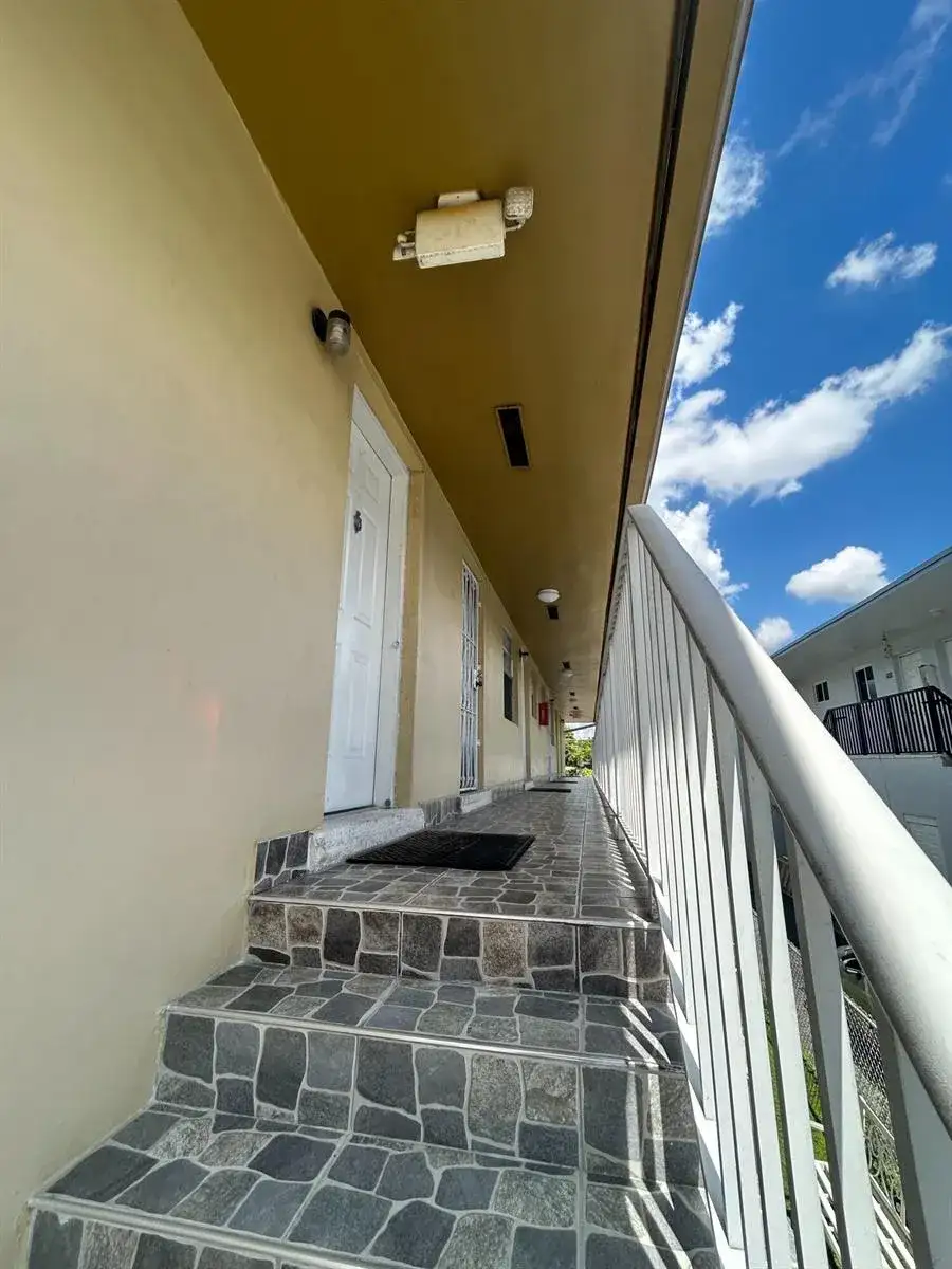 715 W 29th Street, Hialeah FL 33012 photo 4