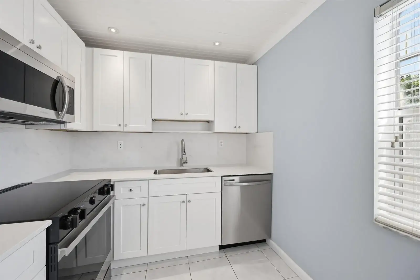 422 Burgundy I, Delray Beach FL 33484 photo 4