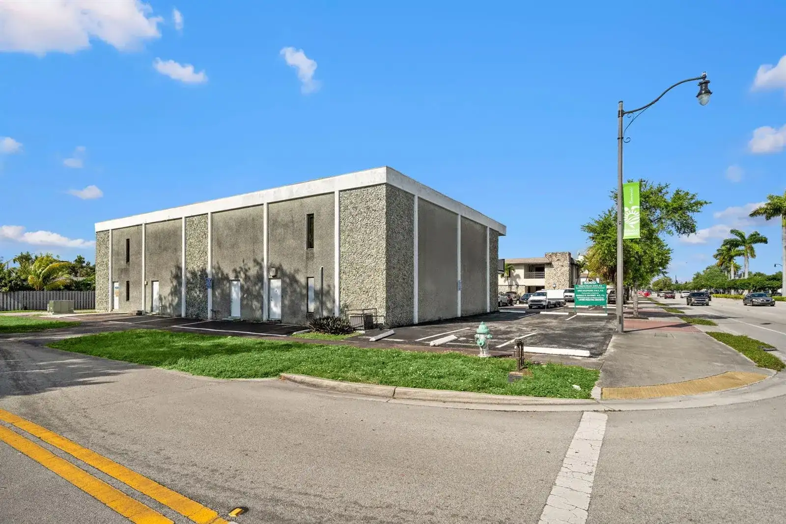 5000 Hollywood Boulevard, Hollywood FL 33021 photo 2