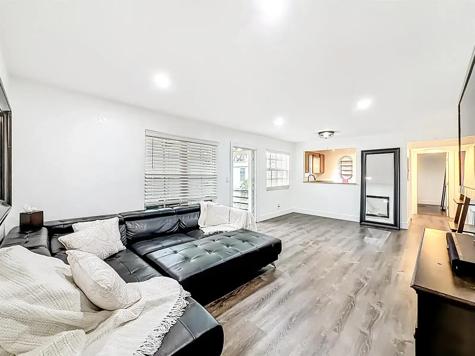 305 SE 11th Avenue # D, Pompano Beach FL 33060 photo 3
