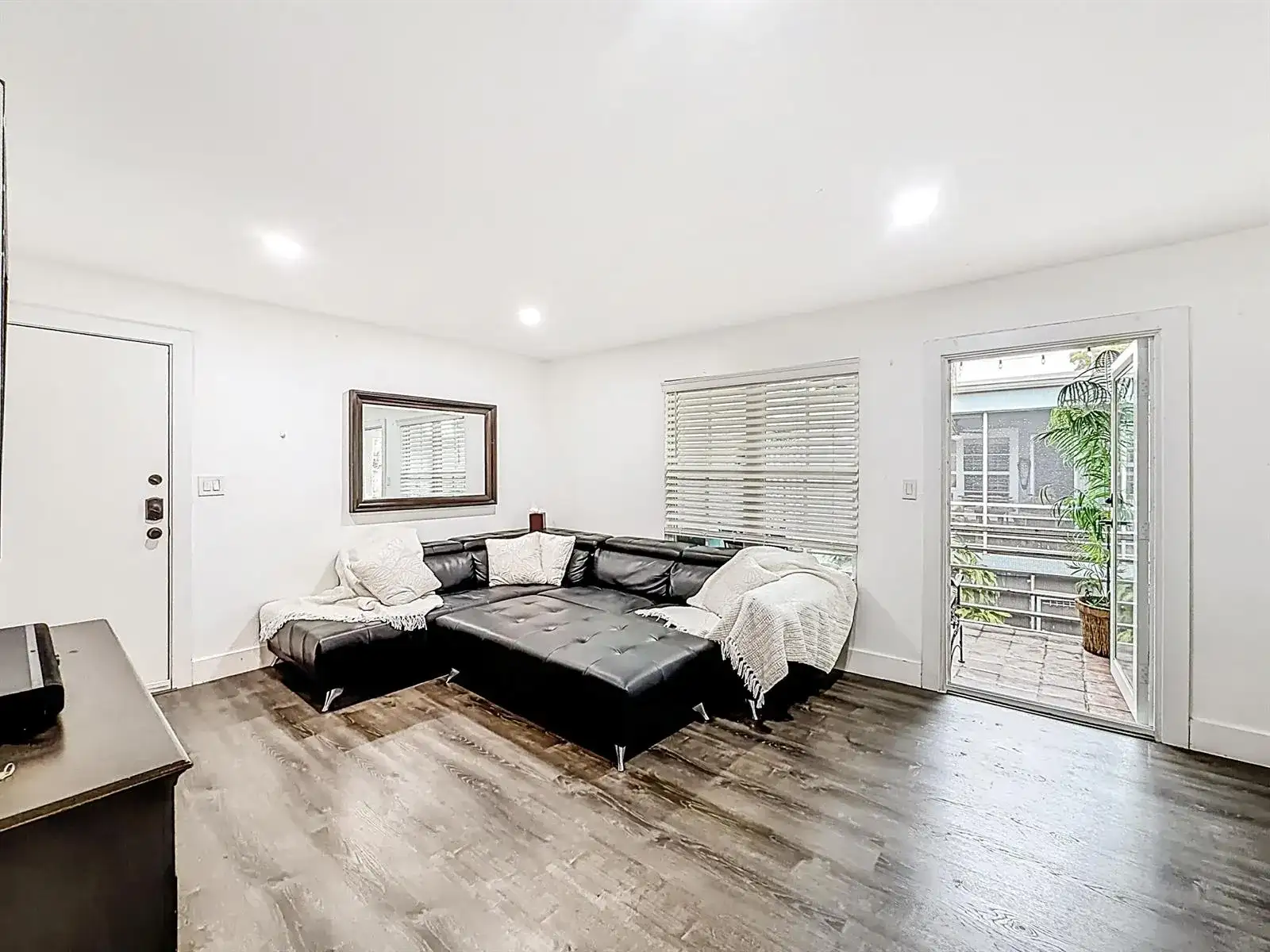305 SE 11th Avenue # D, Pompano Beach FL 33060 photo 4